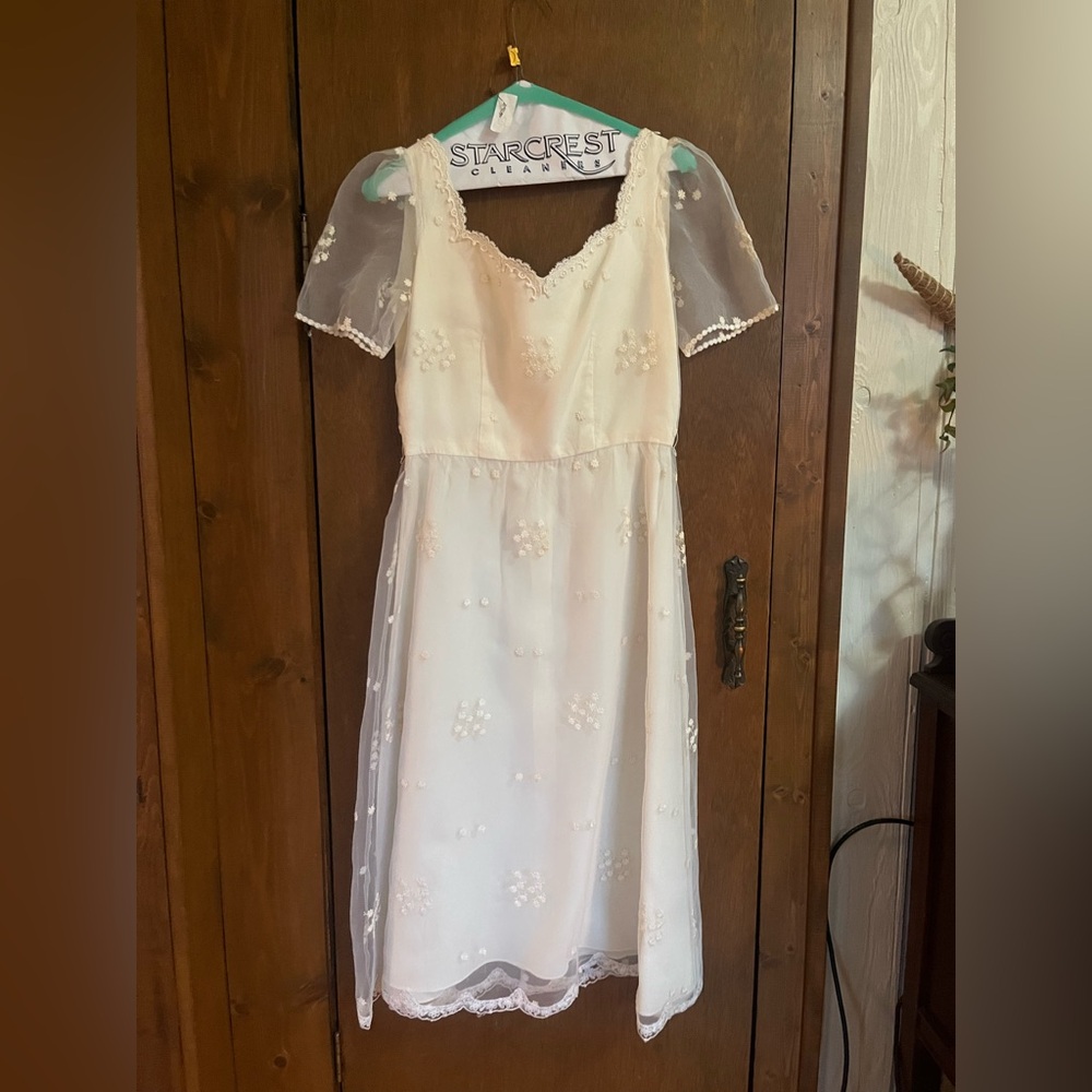 Vintage Elegant White Dress with Sheer Sleeves